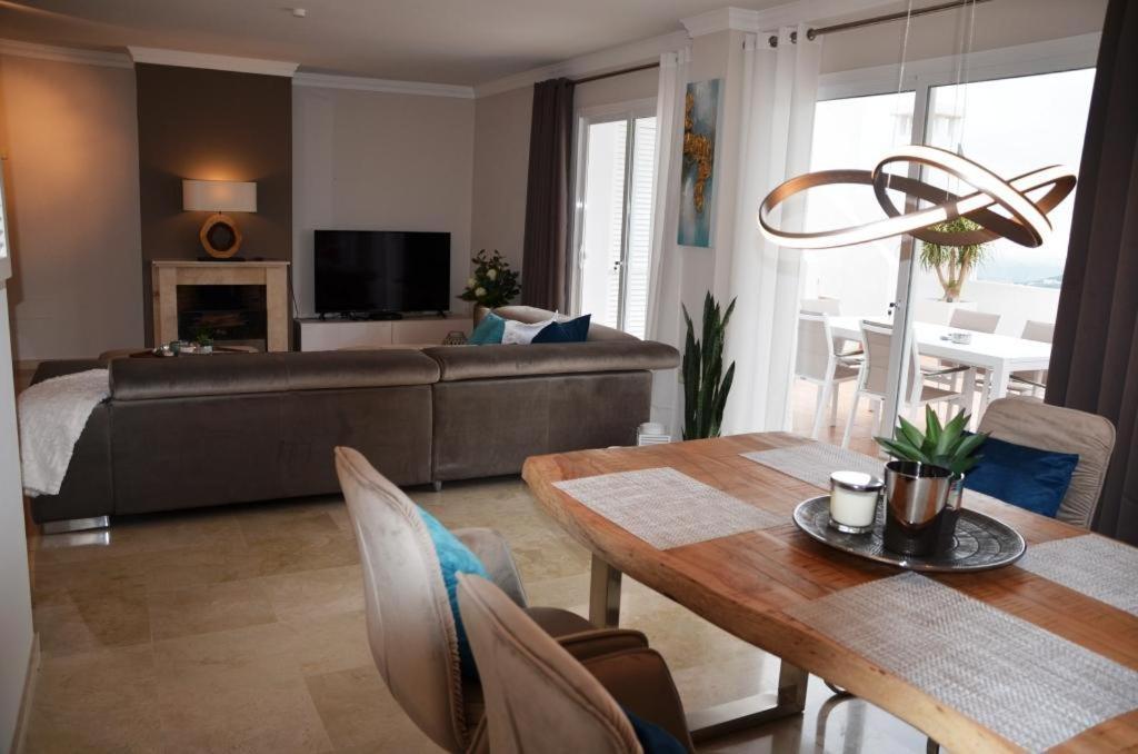 Penthouse Mit Privatem Jacuzzi In Marbella - La Mairena Apartment Ojen Ngoại thất bức ảnh