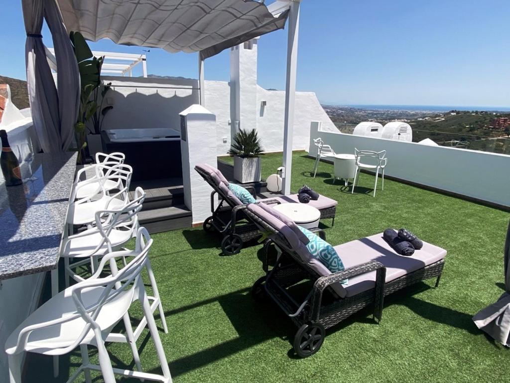 Penthouse Mit Privatem Jacuzzi In Marbella - La Mairena Apartment Ojen Ngoại thất bức ảnh
