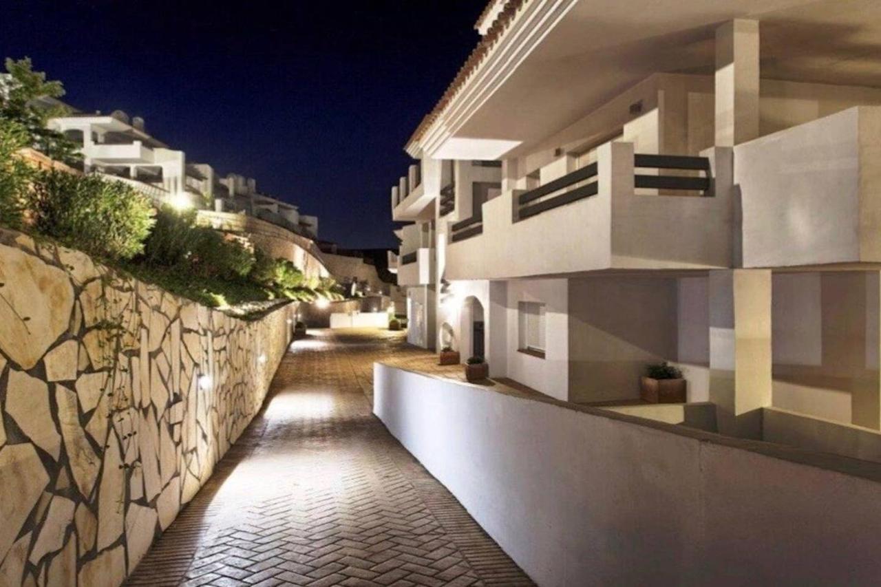 Penthouse Mit Privatem Jacuzzi In Marbella - La Mairena Apartment Ojen Ngoại thất bức ảnh